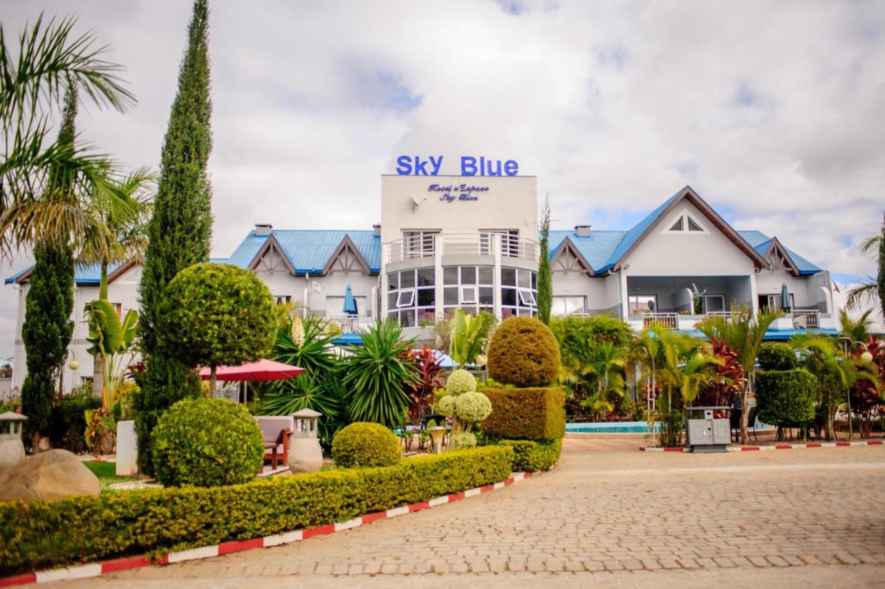 Hotel Sky Blue Mada Alasora エクステリア 写真