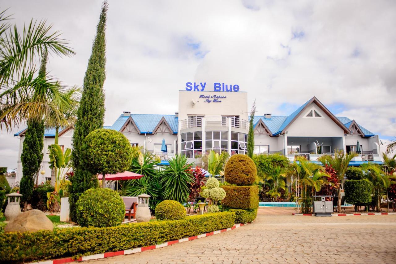 Hotel Sky Blue Mada Alasora エクステリア 写真