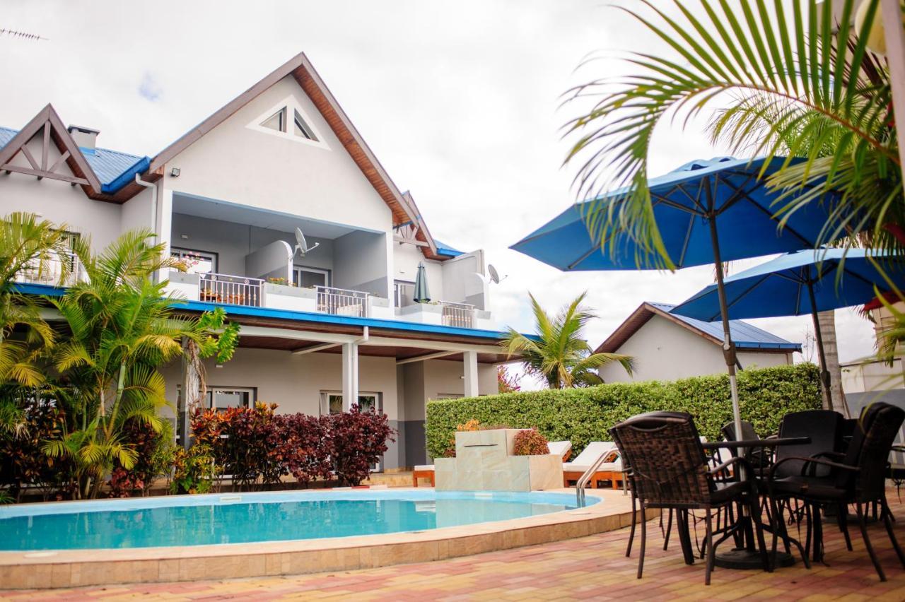 Hotel Sky Blue Mada Alasora エクステリア 写真