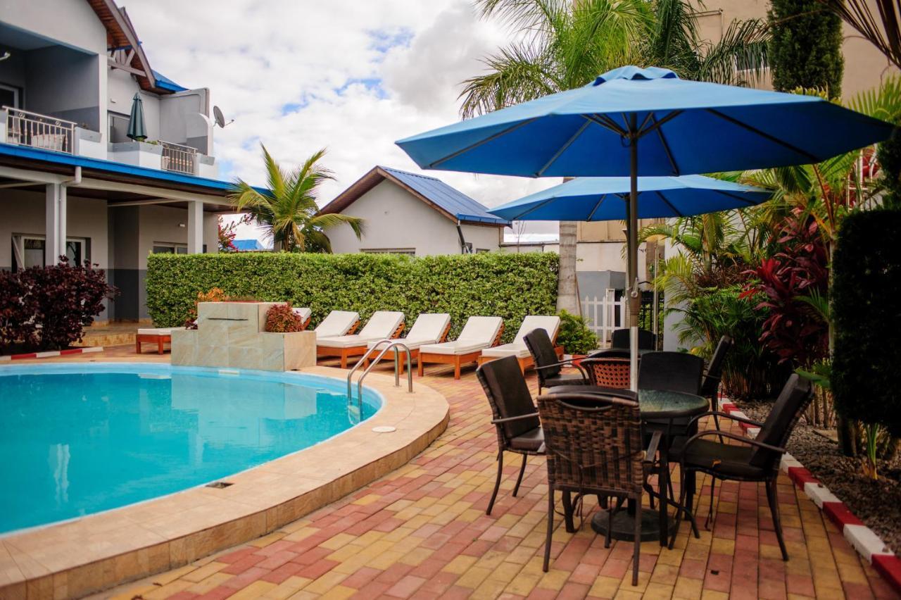 Hotel Sky Blue Mada Alasora エクステリア 写真