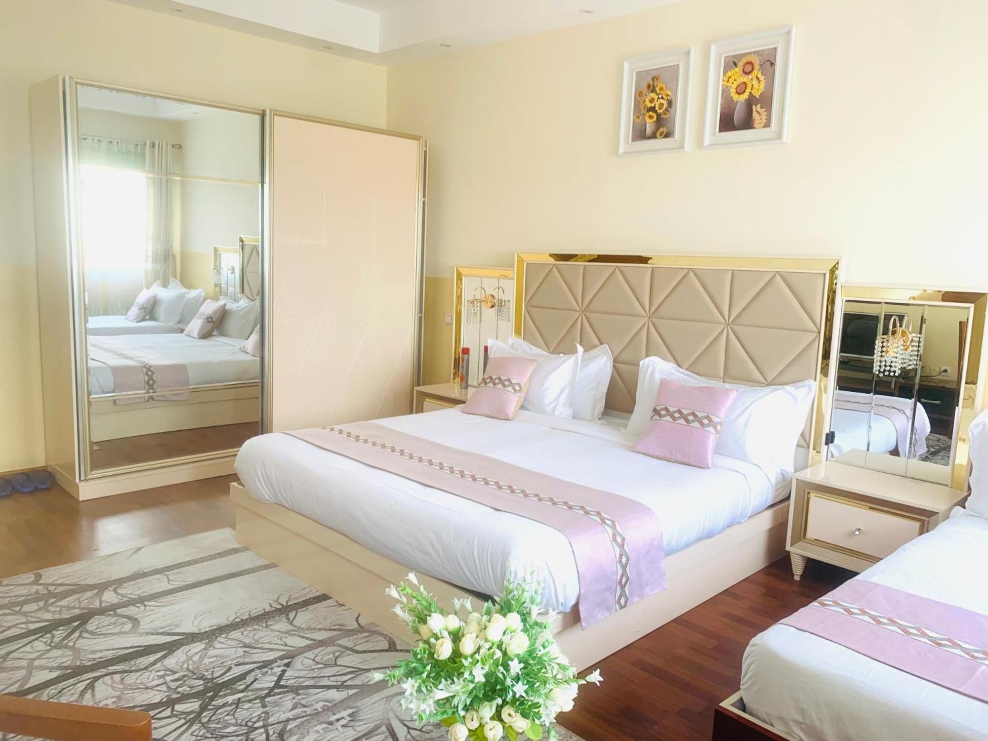 Hotel Sky Blue Mada Alasora エクステリア 写真