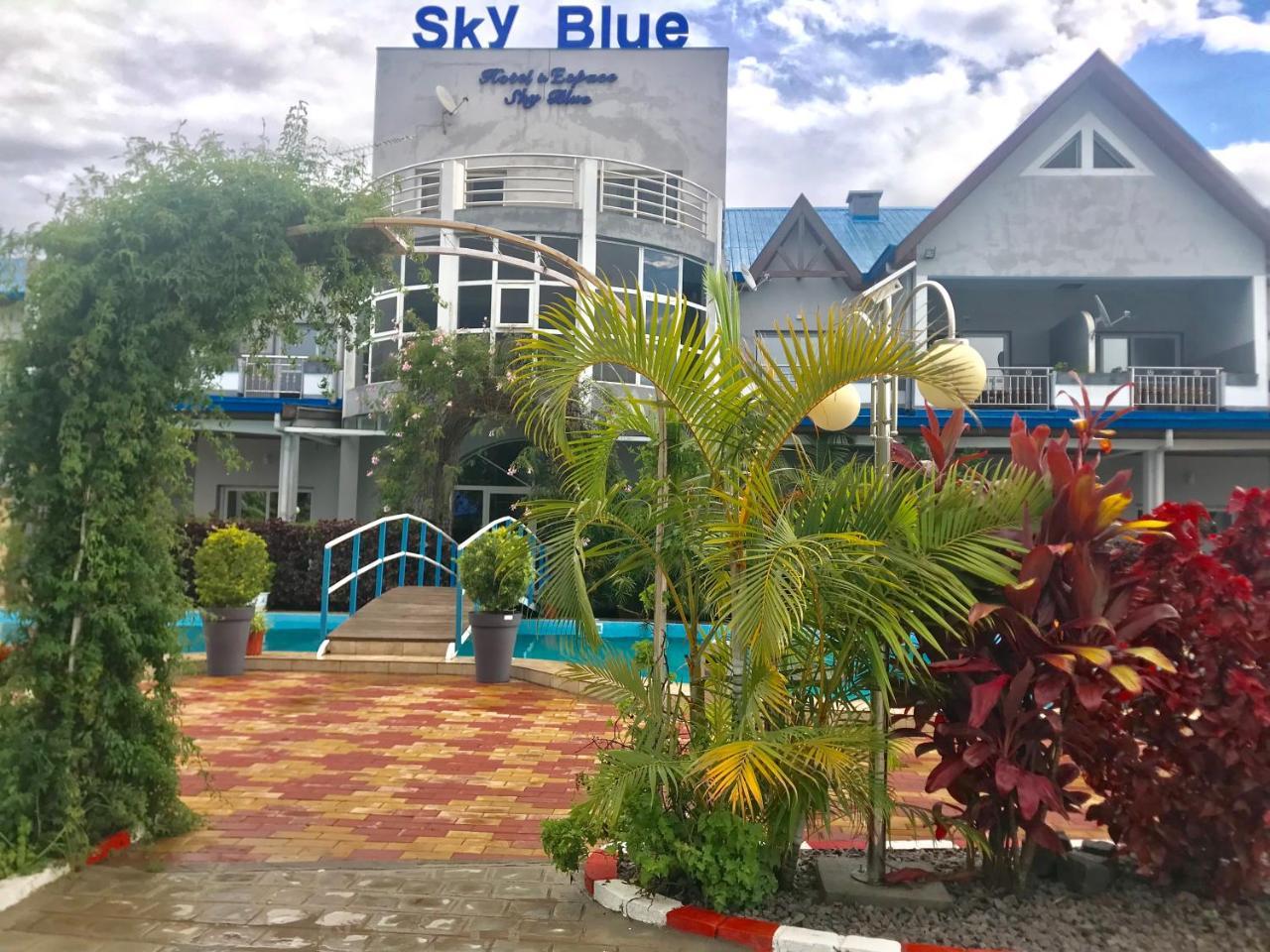Hotel Sky Blue Mada Alasora エクステリア 写真