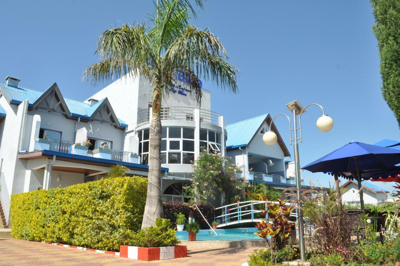 Hotel Sky Blue Mada Alasora エクステリア 写真
